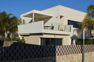 Casa adossada a Santa María. Villa de lujo con 3 dormitorios en pilar de la horadada