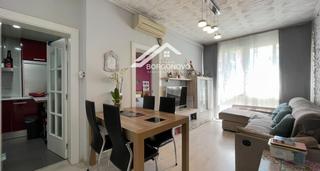 Etagenwohnung  N/a. Piso reformada y soleada
