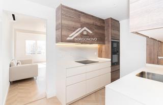 Appartement  Gran via de les corts catalanes. Piso reformado a estrenar con 3 habitaciones dobles en 7 planta