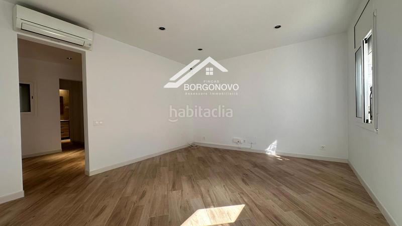 Foto d2d94b93-f26a-46f6-a347-a5f589a5a657. Piso atención, buscadores de hogar! en Prosperitat Barcelona