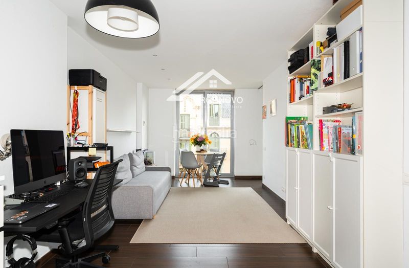 Foto 1d18649d-5386-4f6b-846c-ece5a168a6cc. Pis amb calefacció aparcament a Fort Pienc Barcelona