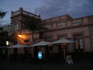 Edificio en Buenavista del Norte. Edificio emblemático, mejor ubicado y con mayor potencial en bue