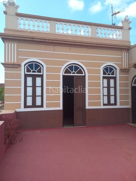 Foto 4bc8a3b7-f254-43bb-a178-cfdf0d9988c3. Edifici a Buenavista del Norte