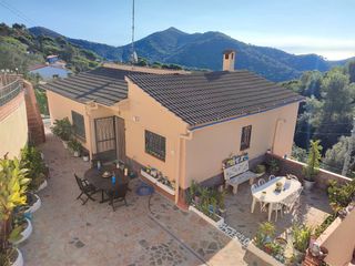 Chalet à Sant Cebrià de Vallalta. Espectacular - 2 viviendas
