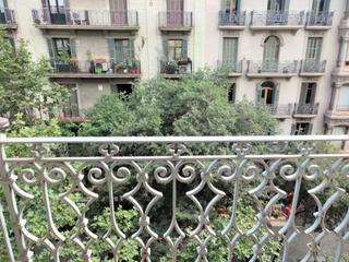 Pis  Carrer de muntaner. Gran piso reformado en calle muntaner