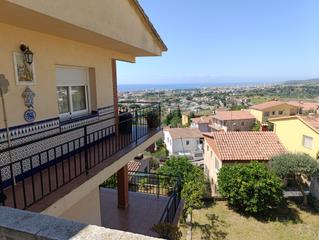 Chalet à Pinemar. 3 viviendas en una - vistas al mar - 6 habitaciones - 3 baños