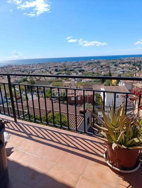 Foto df395dd4-aace-48f2-9bfd-60cc29c2acf3. Chalet mit kamin in Pinemar Pineda de Mar