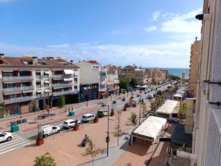 Piso en Calella. Vistas al mar - ascensor