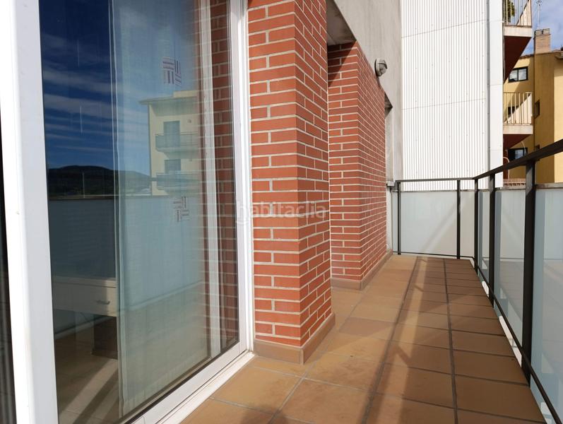 Foto b45fff46-6170-4c9d-bc46-1ddf97b4e195. Dúplex gran terraza + balcón - gran ático dúplex del 2006 en Pineda de Mar