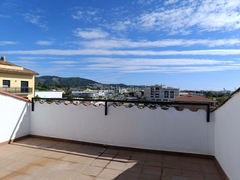 Foto f19a374c-2977-42ee-969d-30c79d71a7d3. Dúplex gran terraza + balcón - gran ático dúplex del 2006 en Pineda de Mar