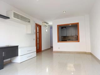 Appartement à Calella. Piso en el centro de calella - 2 habitaciones dobles - impecable