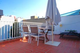 Dúplex en Centre. Parquing - zona comunitaria con piscina