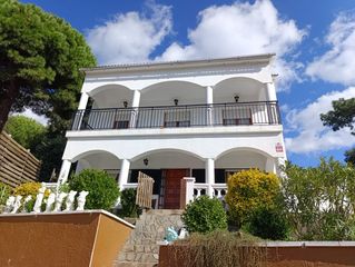 Chalet in Sant Cebrià de Vallalta. Casa con piscina - garaje - huerto - árboles frutales -
