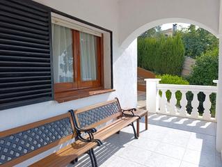 Xalet a Sant Cebrià de Vallalta. Gran casa con piscina - rodeada de naturaleza