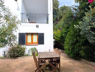 Xalet a Sant Cebrià de Vallalta. Gran casa con piscina - rodeada de naturaleza
