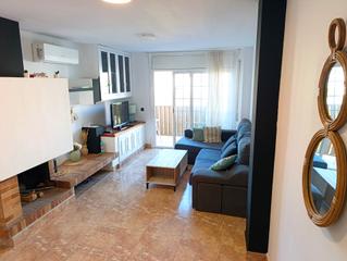 Dúplex a Centre. Con plaza de aparcamiento y trastero - piscina comunitaria