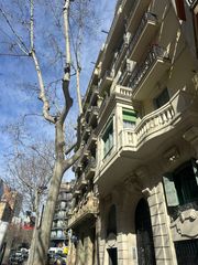 Pis  Carrer de muntaner. Impecable amplio y muy luminoso - reformado