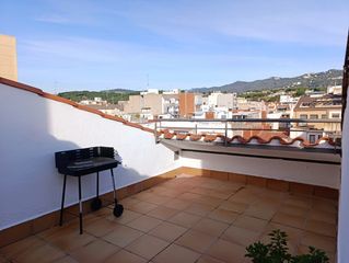 Duplex  Carrer de l'esgl�sia. Impecable d�plex con terraza - con muchas posibilidades