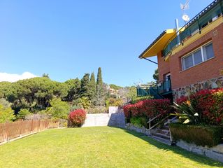 Chalet in Montalnou - Milans del Bosc. Espectacular casa en sant vicen� de montalt