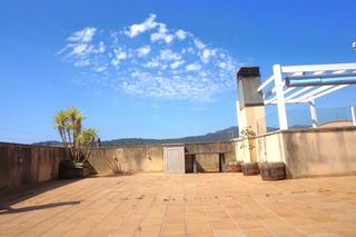 Ático  Plaça de l'empordà. Gran terraza de 75m2 y plaza de aparcamiento