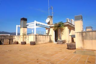 Àtic  Plaça de l'empordà. Gran terraza de 75m2 y plaza de aparcamiento