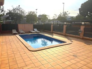 Piso en Centre. Gran terraza - simi nuevo - luminoso
