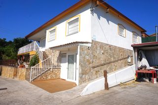 Xalet a Fogars de la Selva. Casa con piscina y zona ajardinada