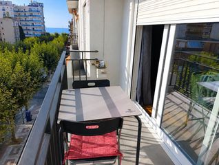 Pis  Carrer del mar. Piso con licencia tur�stica (hut) y vistas al mar en calella