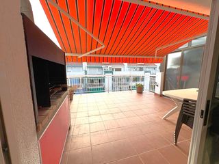 Àtic a Poblenou. Ático con gran terraza, barbacoa y vistas al mar en pineda de ma