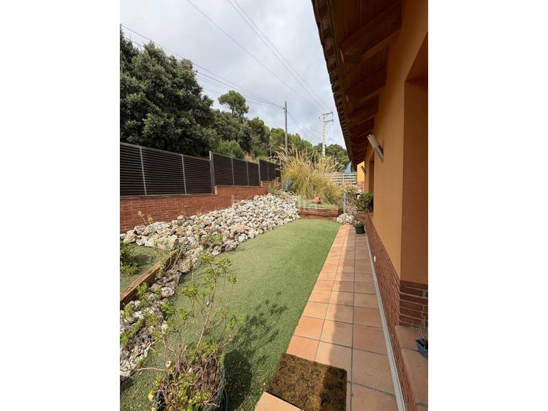 Foto 0db2c30d-b3b5-499e-a29c-5c4875d71df9. Casa con riscaldamento parcheggio piscina in Ametlla del Vallès (L´)