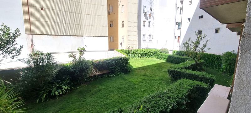 Foto 2ae751e4-5e59-45cf-b706-63be1ad8856c. Local comercial a Acacias Madrid