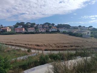 Nau industrial  Bosc de la batllòria. Oportunidad única  2 fincas urbanas en riells i viabrea girona c