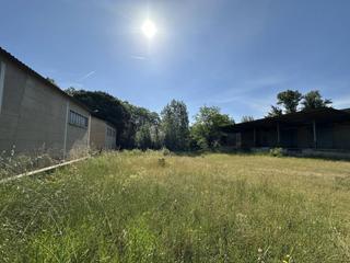 Nau industrial  Bosc de la batllòria. Oportunidad única  2 fincas urbanas en riells i viabrea girona c