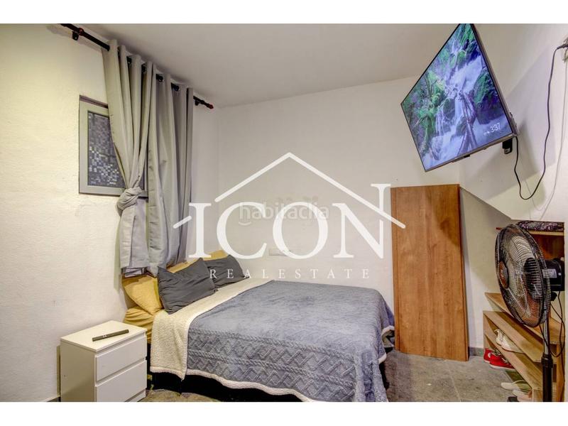 Foto fd3009e4-b964-43ea-ada3-9929a0b7e897. Duplex in Guinardó Barcelona