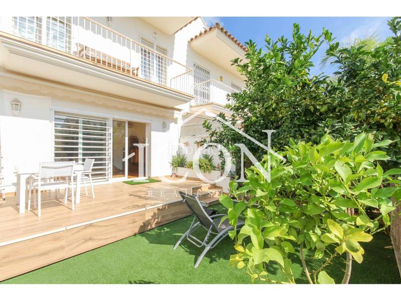 Foto 824b40c0-db33-4ea0-9b02-5fd72a9b0e55. Maison jumelée avec parking dans Ametllers - Poble Sec Sitges