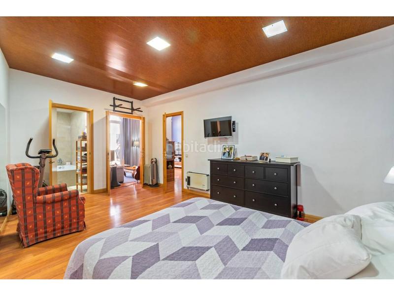 Foto 0d7e3d48-f4ee-4a20-bf2f-ea41261154a1. Appartement avec parking dans Gòtic Barcelona