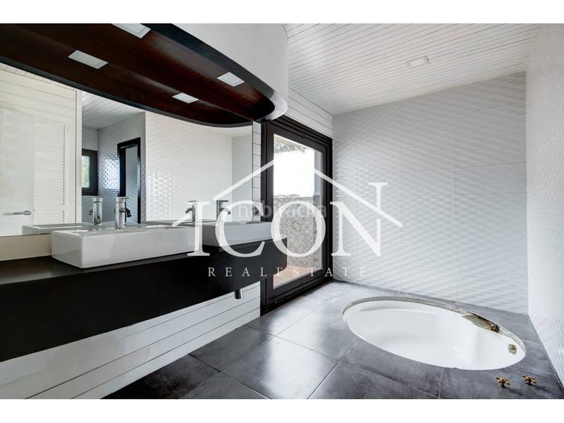 Foto 149ec341-adec-4187-b4d1-6e230e5ae3dc. Xalet a cornisa 30 a Urbanitzacions Mataró