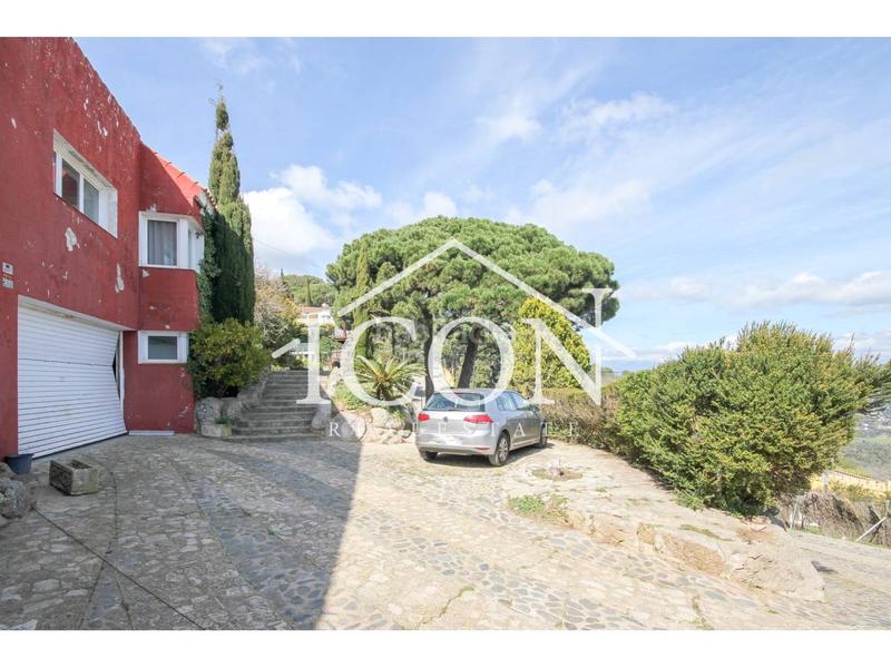 Foto 628e7db2-4974-45dc-a3c1-0d68bb6ae046. Xalet a cornisa 30 a Urbanitzacions Mataró