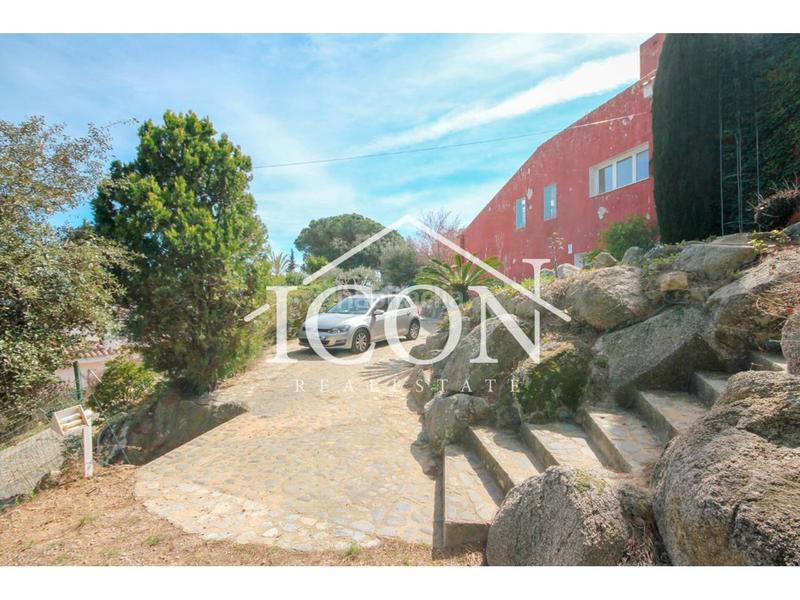 Foto 65b15db9-ec9c-4b0a-b967-c91c29b1d2a1. Xalet a cornisa 30 a Urbanitzacions Mataró