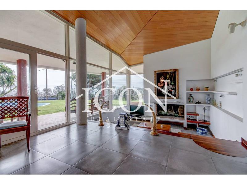 Foto 94914afd-3f7a-44ed-8643-54bb90ad7171. Xalet a cornisa 30 a Urbanitzacions Mataró