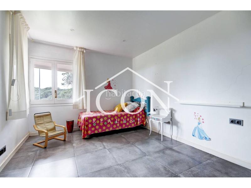 Foto d25fb7be-c142-4bd9-b2ef-499720dc8d3d. Xalet a cornisa 30 a Urbanitzacions Mataró