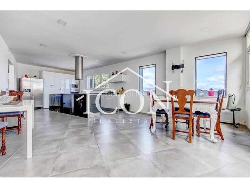 Foto fb3ada99-77c4-46c9-9596-6f17aadee9a8. Xalet a cornisa 30 a Urbanitzacions Mataró