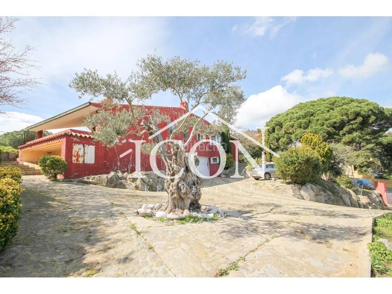 Foto fdeba229-7ae3-47db-8526-fd15f52c42ee. Xalet a cornisa 30 a Urbanitzacions Mataró