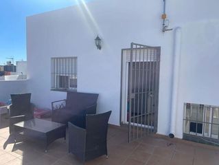 Casa a schiera in Núcleo urbano. Vivienda tipo casa adosada a la venta en fuente amarga