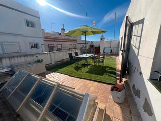 Reihenhaus in Núcleo urbano. Casa adosada en venta en el mayorazgo