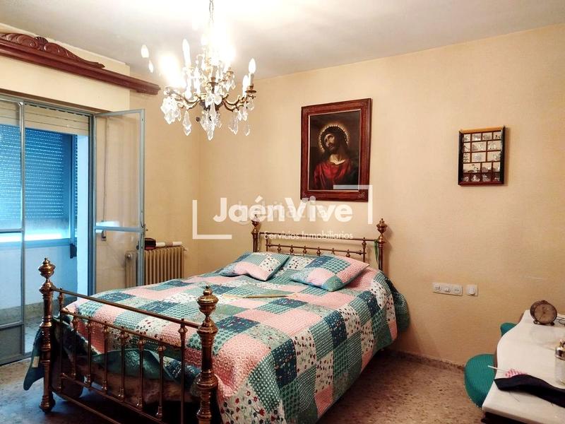 Foto 28ddbe5c-0fea-448c-82f2-f14e1770c943. Penthouse with heating parking in Avda de Madrid - Pº de la Estación Jaén