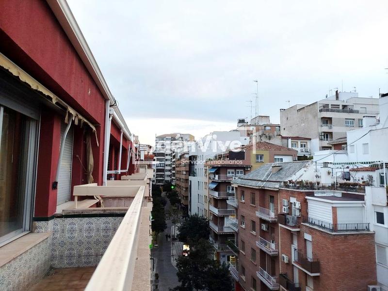 Foto 6b4c565a-4336-41d4-88c0-9944d03c22e6. Penthouse with heating parking in Avda de Madrid - Pº de la Estación Jaén