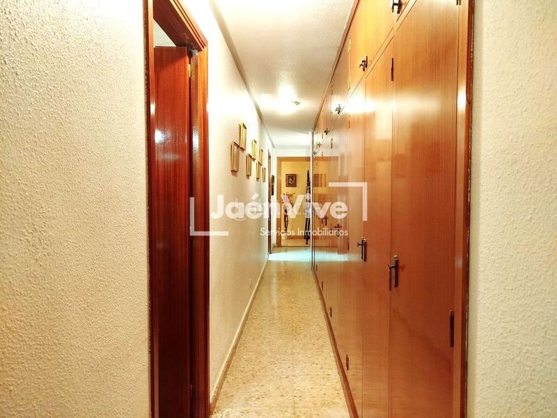 Foto 7ba5ee81-5f2a-419e-bb58-9f7faf702782. Penthouse with heating parking in Avda de Madrid - Pº de la Estación Jaén