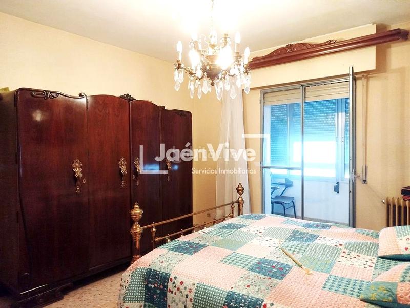 Foto 8033fdf7-4a16-49de-8c37-0bc279269bf4. Penthouse with heating parking in Avda de Madrid - Pº de la Estación Jaén