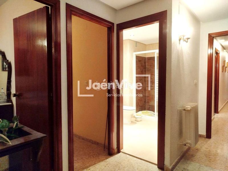 Foto afee622a-2566-4758-8dae-528657a4f072. Penthouse with heating parking in Avda de Madrid - Pº de la Estación Jaén